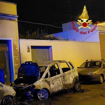 L’emergenza incendi nel Salento continua: nove auto in fiamme in soli 5 minuti - Corriere Salentino