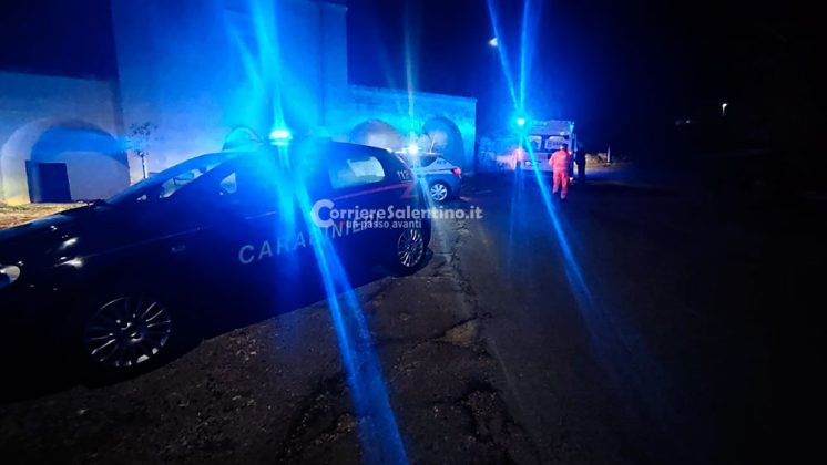 Auto sfonda il guardrail e precipita in un dirupo: miracolati gli occupanti, solo lievi ferite - Corriere Salentino