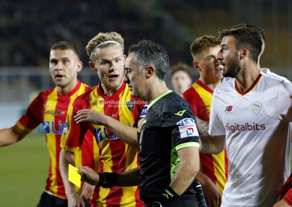 Il Lecce regge l’urto della Roma, Falcone super: al Via del Mare è 1 a 1 - Corriere Salentino