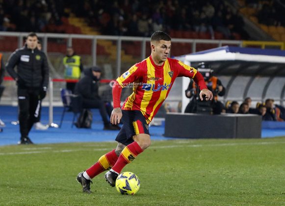 Il Lecce spreca e il Sassuolo porta a casa i tre punti, decide Thorstvedt: 0-1 per gli emiliani - Corriere Salentino