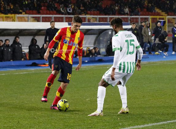 Il Lecce spreca e il Sassuolo porta a casa i tre punti, decide Thorstvedt: 0-1 per gli emiliani - Corriere Salentino