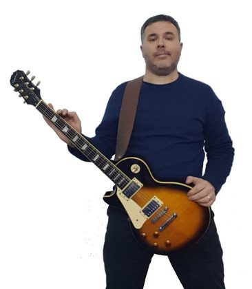 Irrompe sulla scena musicale salentina (e non solo) la pizzicarock del copertinese Antonio Mariano e della sua band - Corriere Salentino