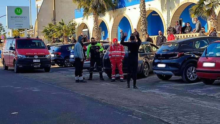 Colpito da un fulmine in riva al mare: corsa in ospedale dopo un massaggio cardiaco di oltre 15 minuti - Corriere Salentino