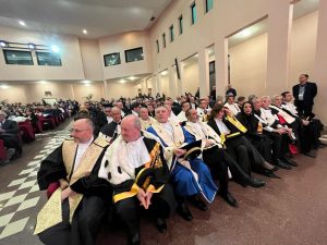 L’inaugurazione dell’Anno Accademico alla presenza della ministra Bernini: spauracchio autonomia differenziata. Gli studenti: “Il sottofinanziamento crea ingiuste disparità” - Corriere Salentino