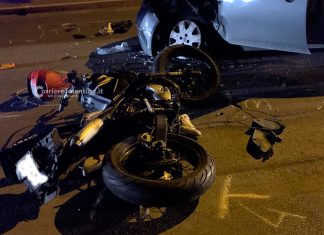 Violento impatto tra auto e moto: centauro 17enne in ospedale con codice rosso