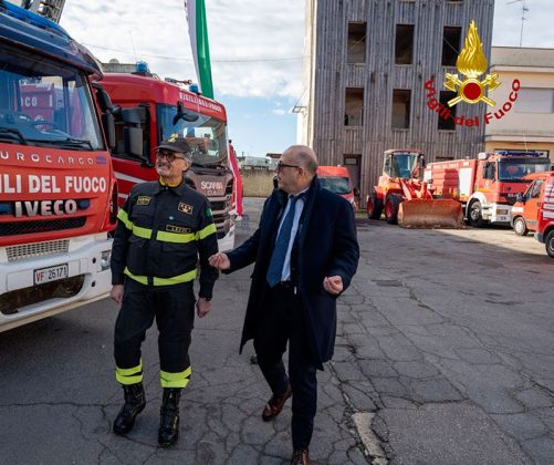 Il Prefetto di Lecce Rotondi ricevuto in visita dai Vigili del Fuoco di Lecce - Corriere Salentino