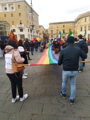 Lecce per il disarmo, artisti e attivisti in piazza contro la guerra - Corriere Salentino