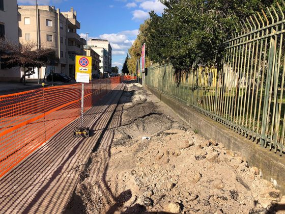 Al via la realizzazione di un marciapiede ciclopedonale davanti al Campo Montefusco - Corriere Salentino