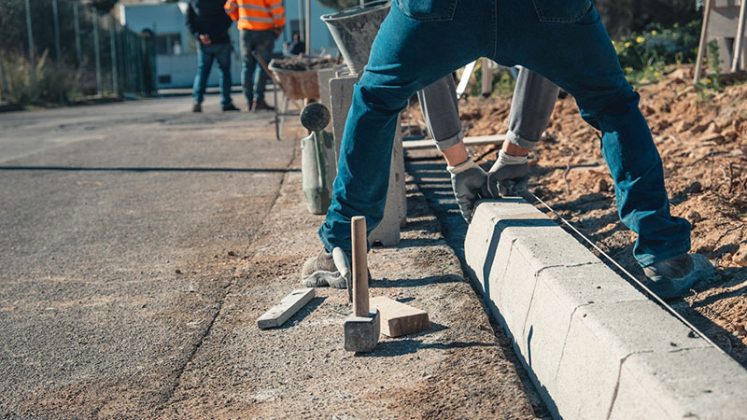 Rifacimento marciapiede via Flora a Gallipoli - Corriere Salentino