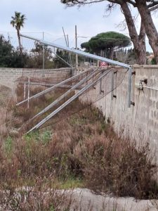 Campo sportivo di Frigole abbandonato. Scorrano: “Simbolo dell’incuria dell’amministrazione Salvemini” - Corriere Salentino