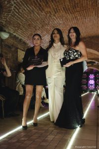 La giovane stilista salentina Emily My splende nel Fashion week di Milano. La collezione Fall Winter 23/24 punta anche su semplicità e utilità dei capi. Moitié conquista il mondo della moda - Corriere Salentino