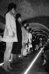 La giovane stilista salentina Emily My splende nel Fashion week di Milano. La collezione Fall Winter 23/24 punta anche su semplicità e utilità dei capi. Moitié conquista il mondo della moda - Corriere Salentino