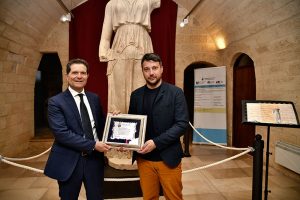 Castro, una targa alla fondazione BPP per il finanziamento del restauro della statua di Atena - Corriere Salentino