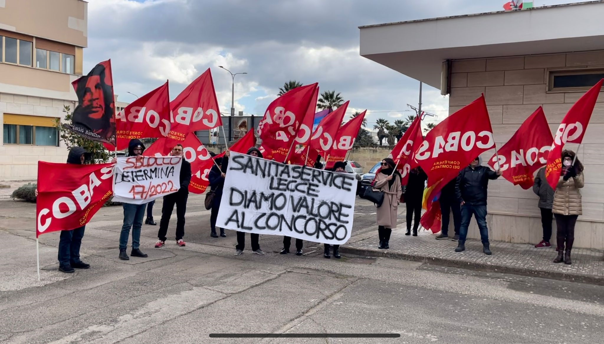 Stop alle assunzioni in Sanitàservice, i Cobas alla Regione: "Prorogare la validità della graduatoria del concorso per pulitori" - Corriere Salentino