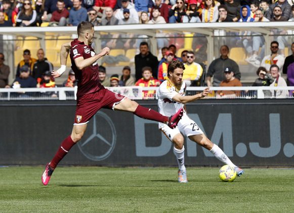 Terza sconfitta di fila, il Lecce torna coi piedi per terra - Corriere Salentino