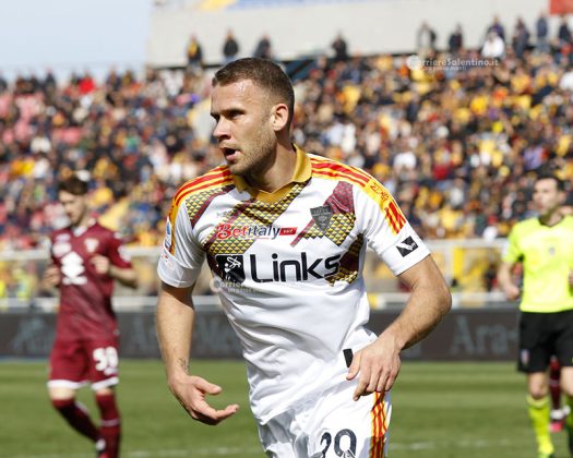 Terza sconfitta di fila, il Lecce torna coi piedi per terra - Corriere Salentino