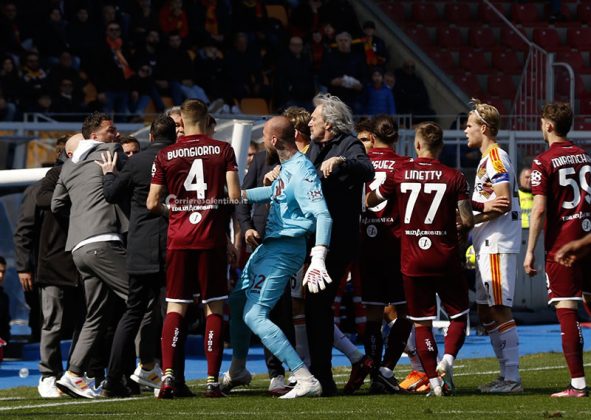 Terza sconfitta di fila, il Lecce torna coi piedi per terra - Corriere Salentino