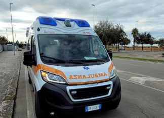 “Aggrediti dalla figlia di una paziente durante una visita, noi soccorritori non ce la facciamo più”