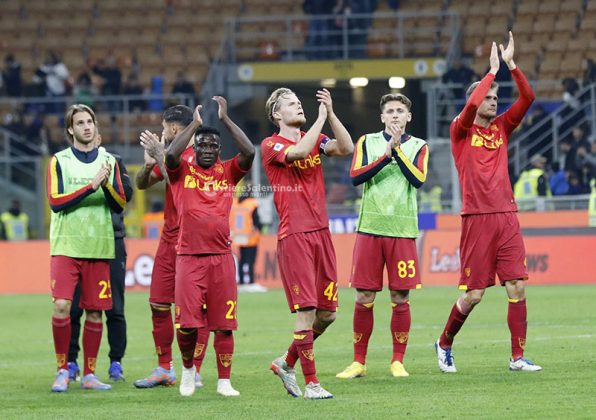 Le luci a San Siro sono solo per l’Inter: Lecce mai pericoloso, contro i nerazzurri finisce 2 a 0 - Corriere Salentino