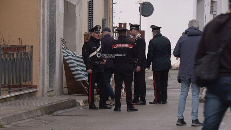 Nasconde in casa il cadavere del padre per quasi un anno, shock nel Salento: 56enne portato in caserma - Corriere Salentino