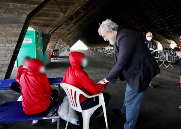 Accolta a Brindisi la nave di Emergency con 105 persone salvate al largo della Libia - Corriere Salentino