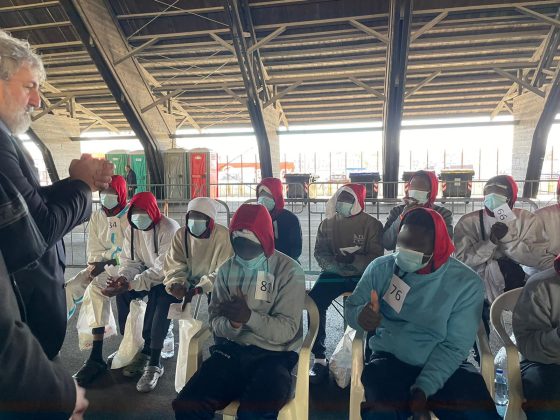 Accolta a Brindisi la nave di Emergency con 105 persone salvate al largo della Libia - Corriere Salentino