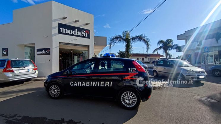 Terza spaccata ai danni del negozio di moda, in fuga con abiti Moschino e Armani: caccia alla banda - Corriere Salentino