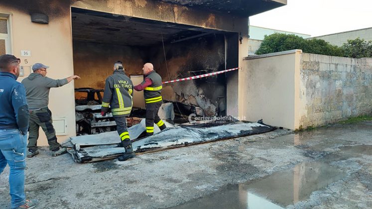 Divampa incendio nel garage-deposito: in fumo auto, camion e attrezzi agricoli. Danni ingenti, locale inagibile - Corriere Salentino