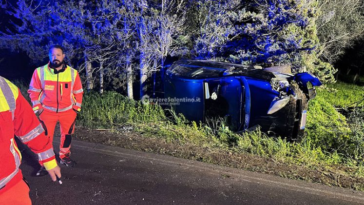 Fuori strada sulla provinciale, l'auto si ribalta: ferito in ospedale con codice rosso - Corriere Salentino