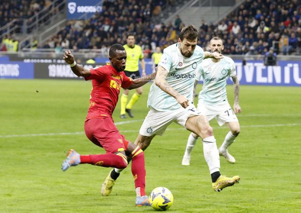 Le luci a San Siro sono solo per l’Inter: Lecce mai pericoloso, contro i nerazzurri finisce 2 a 0 - Corriere Salentino