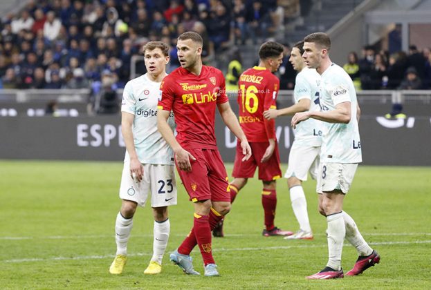 Le luci a San Siro sono solo per l’Inter: Lecce mai pericoloso, contro i nerazzurri finisce 2 a 0 - Corriere Salentino