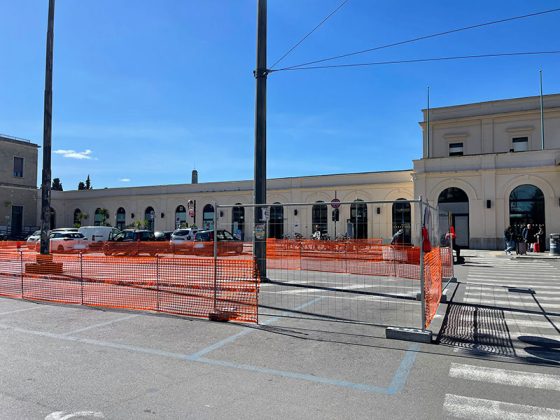 “Piazzale della stazione, disagi per chi viaggia e danni economici per le poche attività superstiti” - Corriere Salentino