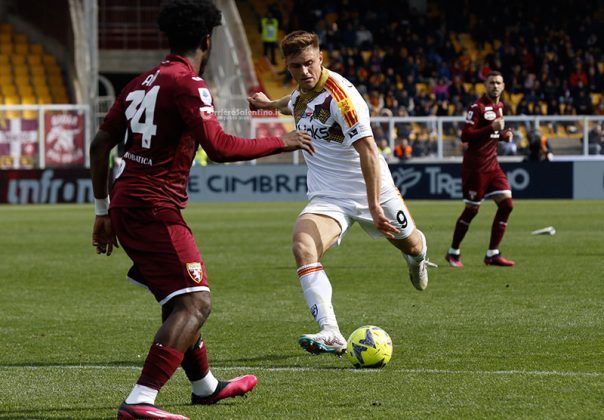 Terza sconfitta di fila, il Lecce torna coi piedi per terra - Corriere Salentino