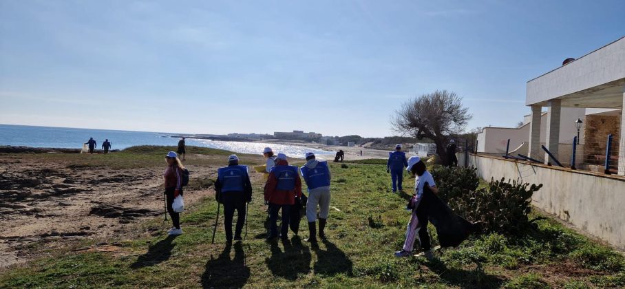 “A Pesca di Plastica”: grande successo per la giornata organizzata da LNI San Foca e FIPSAS - Corriere Salentino