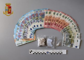 A spasso in auto con gli amici, nelle tasche ketamina e pasticche di ecstasy: nei guai 22enne