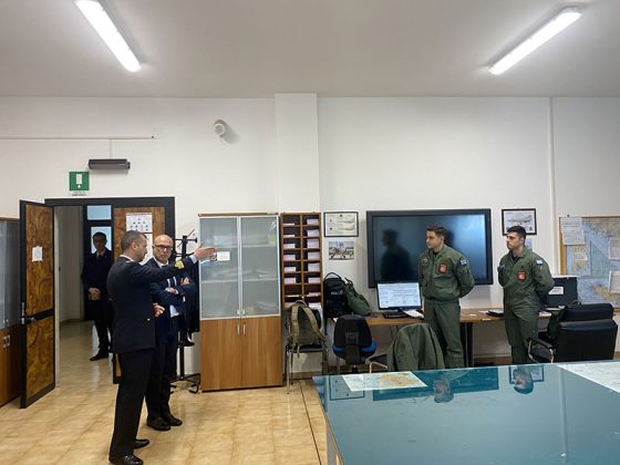 Il Prefetto Luca Rotondi in visita al 61° stormo di Galatina - Corriere Salentino