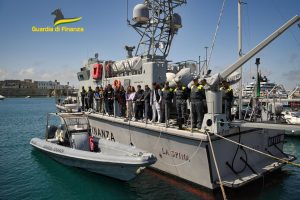 Giornata del mare e della cultura marina. Incontri ed iniziative della guardia di finanza di Otranto e Gallipoli - Corriere Salentino