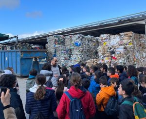 Gial Ambiente accoglie gli allievi dell’Ammirato Falcone di Lecce per Riciclo Aperto 2023 - Corriere Salentino