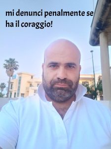 La denuncia social delle ossa nel cimitero. Parata: “Il sindaco mi porti in tribunale: unico sbaglio non aver chiamato i carabinieri”. Il primo cittadino: “Propaganda elettorale vergognosa” - Corriere Salentino