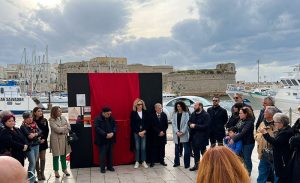 Opera Mahsa: sabato inaugurata l’opera a Gallipoli, resterà per tutto il mese di aprile in Piazza Aldo Moro - Corriere Salentino