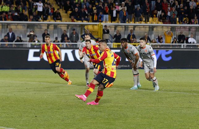 Dopo oltre due mesi si torna a gioire: un rigore di Strefezza ridà ossigeno e fiducia ai giallorossi - Corriere Salentino