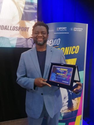 Consegnato il "Premio Mondonico" a 20 campioni dello sport sociale tra cui il nostro Mister Hassane Niang - Corriere Salentino