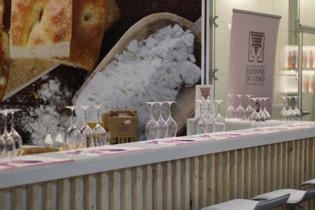 Taglio del nastro della Puglia al Vinitaly 2023, Pentassuglia: “Si respira entusiasmo” - Corriere Salentino