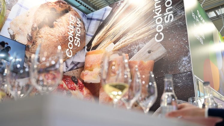 Taglio del nastro della Puglia al Vinitaly 2023, Pentassuglia: “Si respira entusiasmo” - Corriere Salentino