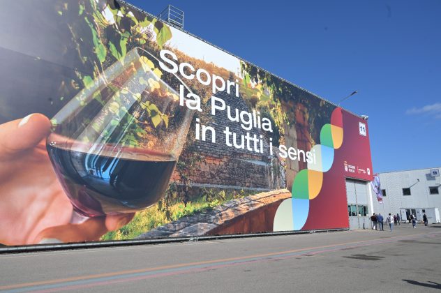 Taglio del nastro della Puglia al Vinitaly 2023, Pentassuglia: “Si respira entusiasmo” - Corriere Salentino
