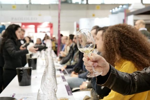 Taglio del nastro della Puglia al Vinitaly 2023, Pentassuglia: “Si respira entusiasmo” - Corriere Salentino