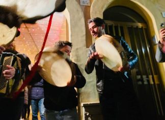 “Cantina Peparussu – Casa delle Tradizioni”, cantori e musicisti salentini per le Serenate di Pasqua a Tuglie