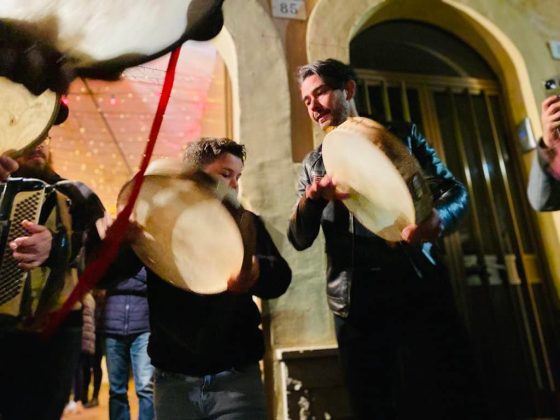 “Cantina Peparussu – Casa delle Tradizioni”, cantori e musicisti salentini per le Serenate di Pasqua a Tuglie - Corriere Salentino