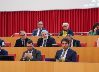 Energia, la giunta approva il disegno di legge per le aree idonee: capannoni, aree industriali e artigianali per le fonti rinnovabili