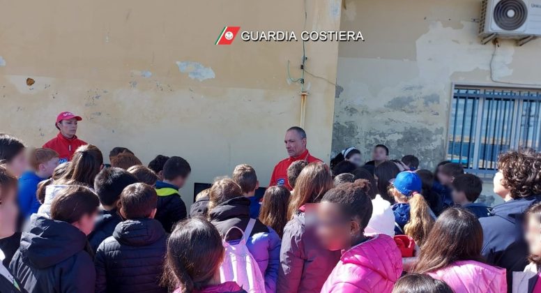 Capitaneria di Porto di Gallipoli: sono gli studenti a dare il benvenuto alla Settimana Blu - Corriere Salentino